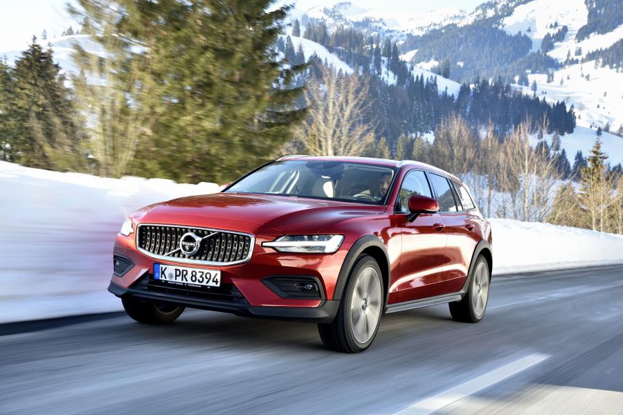  Volvo V60 D4 Cross Country 2018 года  (WW) (фото 12 из 49)